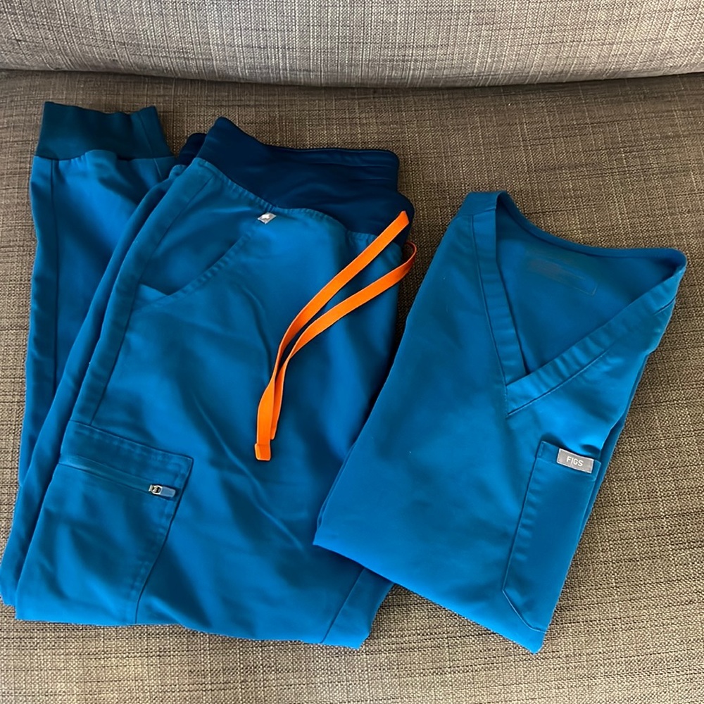 Figs set- ALPS BLUE. Catarina S +Zamora joggers petite med.
